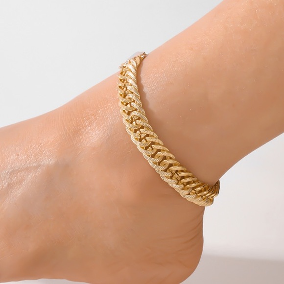 Women’s metal carved style ankle - Picture 3 of 5